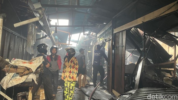 Kebakaran di Pasar Lima Banjarmasin.