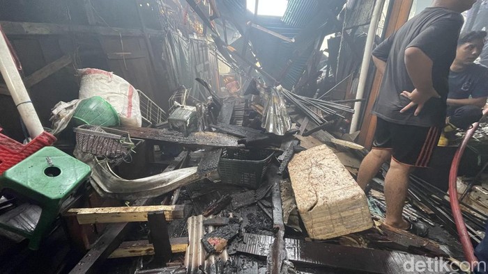 Kebakaran di Pasar Lima Banjarmasin.