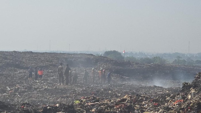 BNPB mengungkapkan kebakaran Tempat Pembuangan Akhir (TPA) Jatiwaringin di Kecamatan Mauk, Kabupaten Tangerang, Banten, sudah padam seluruhnya pada Jumat (10/7/2026).
