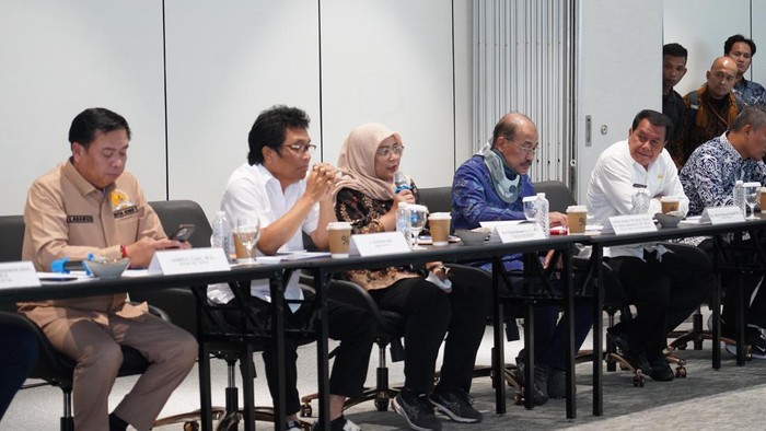 Kementerian Perumahan dan Kawasan Permukiman dan Komisi V DPR RI kunjungan kerja.