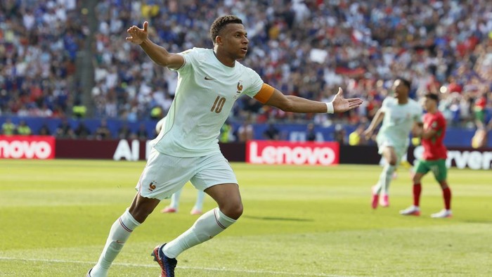 FOXBOROUGH, MASSACHUSETTS - JULY 9: Kylian Mbappe of France celebrates the first goal during the FIFA World Cup 2026 Quarter Final match between France and Morocco at Boston Stadium on July 9, 2026 in Foxborough, United States. (Photo by Richard Sellers/Sportsphoto/Allstar via Getty Images)