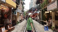 Hobi Kulineran, Luna Maya Mampir ke Train Cafe hingga Makan di Italia