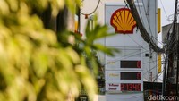 Hingga saat ini, belum ada kepastian mengenai waktu normalisasi distribusi produk bensin di jaringan SPBU Shell. Berdasarkan catatan, SPBU Shell terakhir kali menjual BBM jenis bensin pada kisaran awal Desember 2025 hingga Januari 2026 melalui kerja sama dengan Pertamina. Setelah periode tersebut berakhir, hingga kini pasokan bensin di jaringan SPBU Shell belum kembali tersedia.