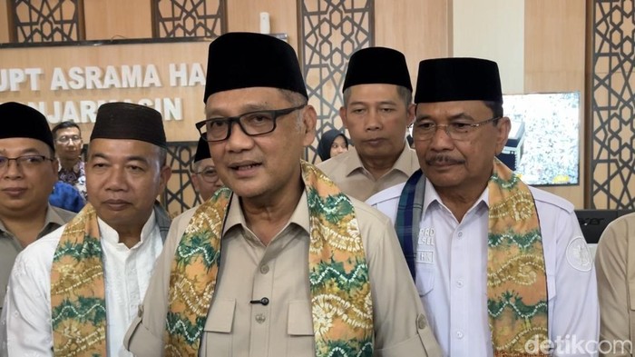 Menteri Haji dan Umrah RI, Mochamad Yusuf Irfan di Banjarbaru, Kalsel, Jumat (10/7/2026).