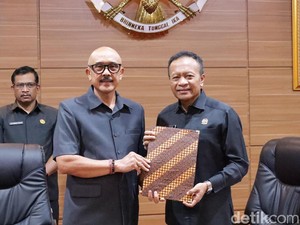 Wabup Bangli Jawab Pandangan Fraksi-fraksi soal APBD 2025