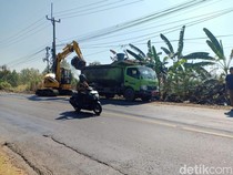 Sampah di TPS Liar Jalur Cirebon-Bandung Akhirnya Diangkut