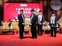 Ustaz Adi Hidayat Hadiri Tabligh Akbar Seabad Gontor, Ini Pesannya