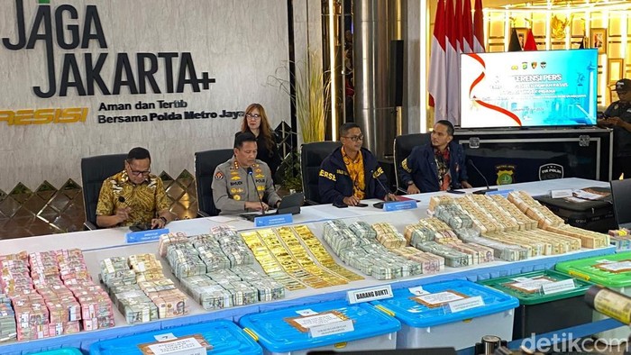 Polda Metro Jaya menggelar konferensi pers terkait 3 kasus korupsi. (Wildan/detikcom)