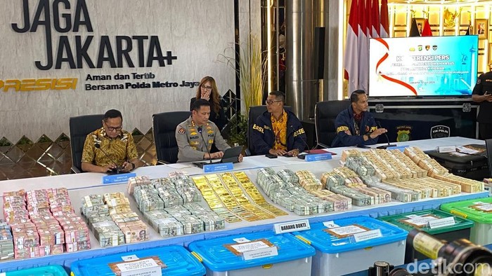 Polda Metro Jaya menggelar konferensi pers terkait 3 kasus korupsi. (Wildan/detikcom)
