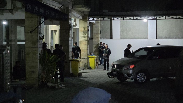 Polisi geledah ruko di Cipete, Jaksel (Taufiq/detik)