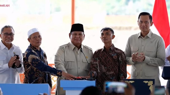 Presiden Prabowo Subianto secara serentak meresmikan 5 bendungan di lima provinsi. (YouTube Setpres RI)