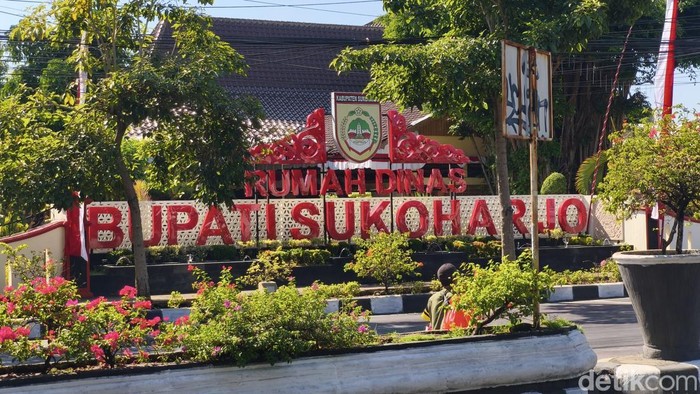 Rumah Dinas Bupati Sukoharjo dan Menara Wijaya Setda Sukoharjo, Jumat (10/7/2026).