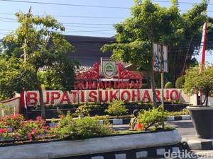 Suasana Terkini Rumah Dinas-Kantor Bupati Sukoharjo Usai OTT KPK