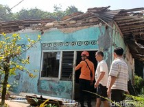 Rumah di Ciampea Bogor Rusak Diterjang Angin Kencang, Penghuni Mengungsi