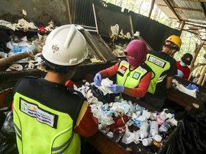 Sampah Kini Disulap Jadi Bensin dan Solar