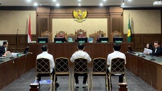 Hakim: Dirjen Bea Cukai Djaka Budhi Utama Terima Rp 21 M dari Bos Blueray
