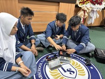 Top! Siswa SMA Labschool Unesa Borong 3 Juara World Robotic di Singapura