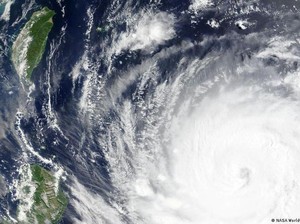 Video: Warga Taiwan Borong Kebutuhan Pokok Jelang Kedatangan Topan Bavi