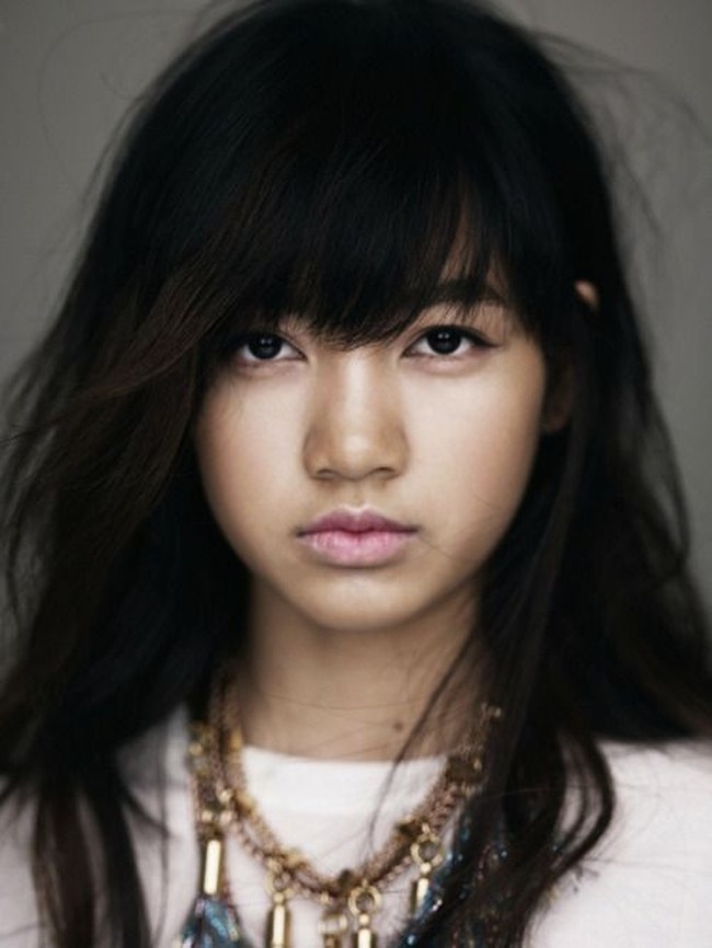 Di usia 13 tahun, Lisa BLACKPINK mengikuti audisi YG Entertainment di Thailand dan berhasil lolos sebagai trainee. Ia bahkan menjadi satu-satunya yang mendapat ‘golden ticket’ dari 4000 peserta. Foto: Instagram