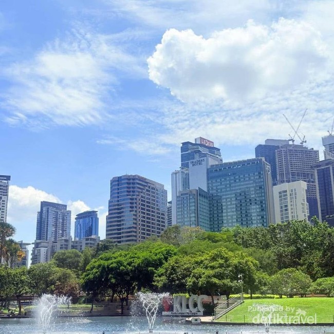 Menjelajahi Ikon Wisata Malaysia, dari Petronas Twin Towers hingga Batu Caves