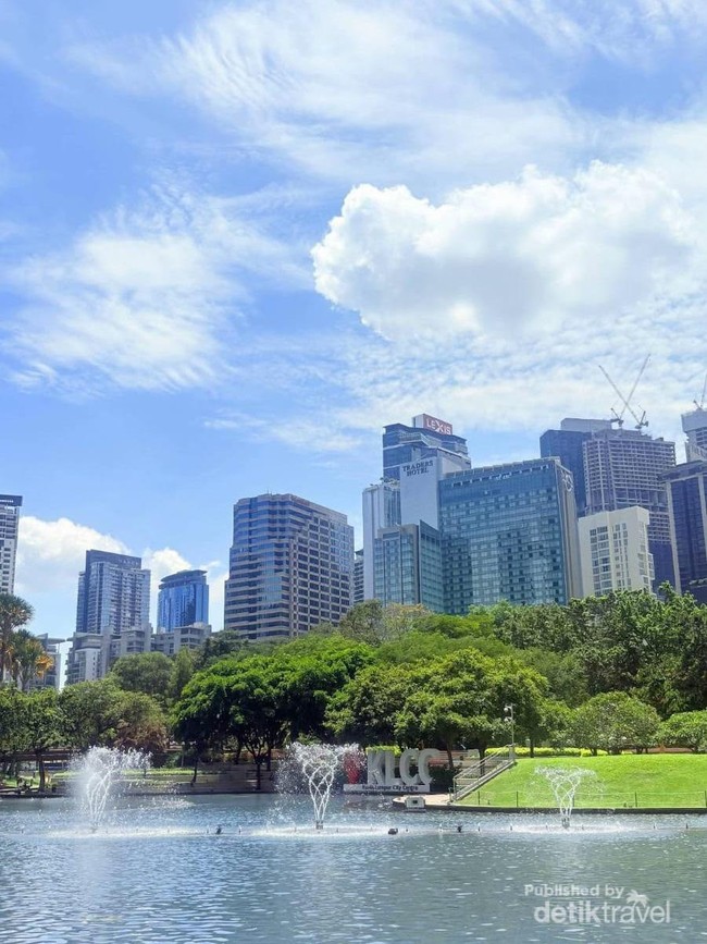 Menjelajahi Ikon Wisata Malaysia, dari Petronas Twin Towers hingga Batu Caves