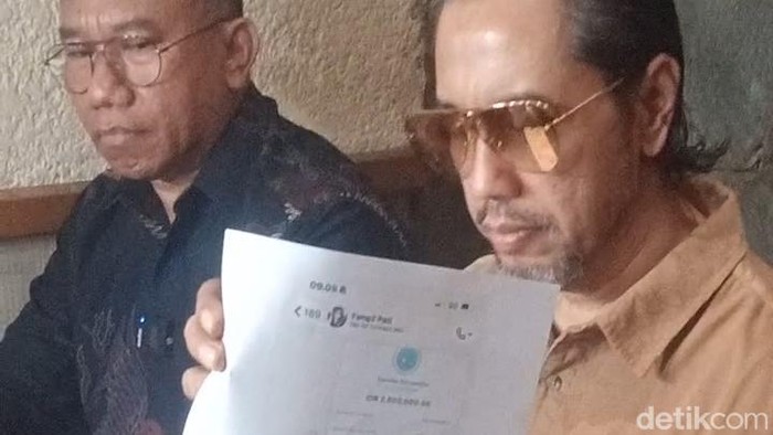 Sunan Kalijaga, kuasa hukum Vicky Prasetyo di kawasan Senayan, Jakarta Pusat, Kamis (9/7/2026).