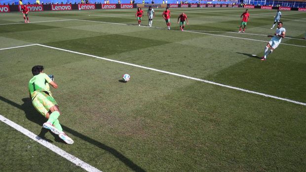 Yassine Bounou menggagalkan eksekusi penalti Kylian Mbappe dalam pertandingan perempat final Piala Dunia FIFA 2026 antara Prancis dan Maroko di Boston Stadium, Foxborough, Massachusetts, Amerika Serikat, Kamis (9/7/2026). Yassine Bounou menggagalkan eksekusi penalti Kylian Mbappe dalam pertandingan perempat final Piala Dunia FIFA 2026 antara Prancis dan Maroko di Boston Stadium, Foxborough, Massachusetts, Amerika Serikat, Kamis (9/7/2026). (REUTERS/Omar Aziz)