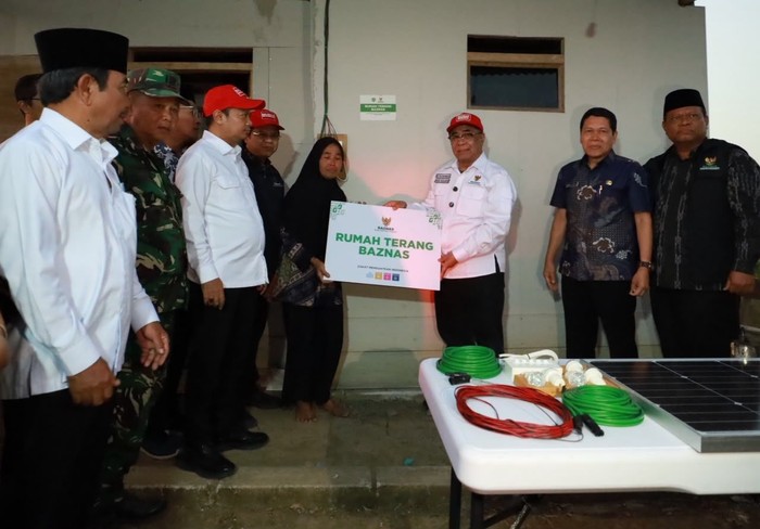 25 Tahun Tanpa Listrik, BAZNAS Hadirkan Program Rumah Terang di Indramayu