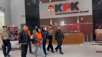 KPK Tahan Bupati Sukoharjo Etik Suryani