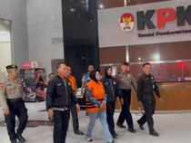 KPK Tahan Bupati Sukoharjo Etik Suryani