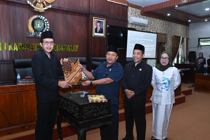 DPRD Trenggalek Setujui LPJ Bupati atas APBD 2025