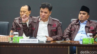 Komisi III DPR: Tidak Benar Ada Surpres Penggantian Kapolri!