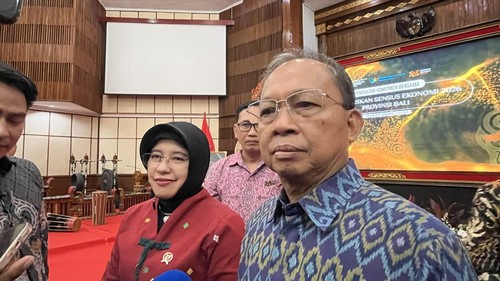 Gubernur Bali, Wayan Koster, saat ditemui awak media di kantornya, Sabtu (11/7/2026). (Rizki Setyo/detikBali)