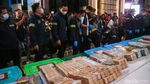 Emas 74  Kg dan Valas Dipamerkan Polisi, Tersangka Kasus Korupsi Masih Didalami