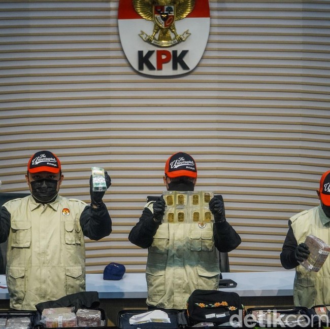 KPK Sita Rp 21,2 Miliar dan Emas 2,5 Kg dari Kasus OTT Bupati Sukoharjo
