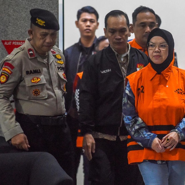 Ruangan Berstiker KPK Buntut OTT Bupati Sukoharjo Etik Suryani