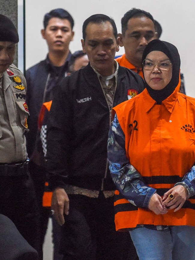 Ruangan Berstiker KPK Buntut OTT Bupati Sukoharjo Etik Suryani