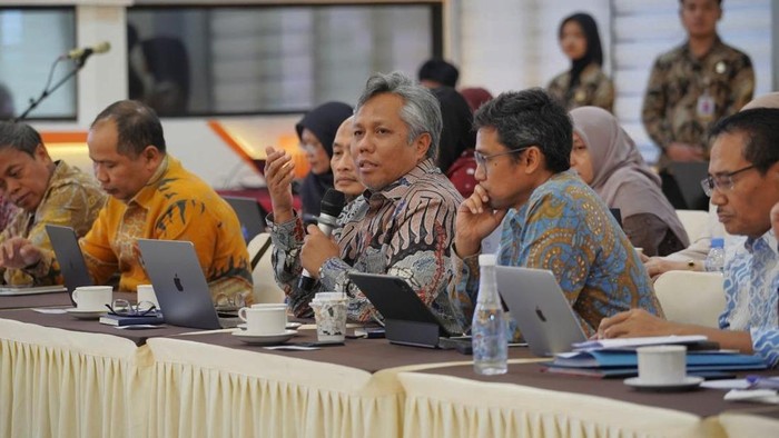 Kunjungan Kerja Spesifik Panitia Kerja Revisi Undang-Undang Nomor 20 Tahun 2003 tentang Sistem Pendidikan Nasional (UU Sisdiknas) Komisi X DPR RI, di Auditorium FPEB Lantai 6, Universitas Pendidikan Indonesia (UPI), Kamis (9/7/2026).