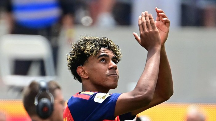 Soccer Football - FIFA World Cup 2026 - Quarter Final - Spain v Belgium - Los Angeles Stadium, Inglewood, California, U.S. - July 10, 2026 Spains Lamine Yamal celebrates after the match as Spain qualify for the semi final stage of the World Cup IMAGN IMAGES via Reuters/Gary Vasquez