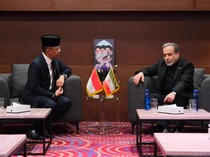 Menlu RI Bertemu Menlu Iran Saat Hadiri Upacara Pemakaman Ali Khamenei