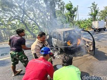 Mobil Terbakar Usai Isi BBM di SPBU Sukomoro Nganjuk