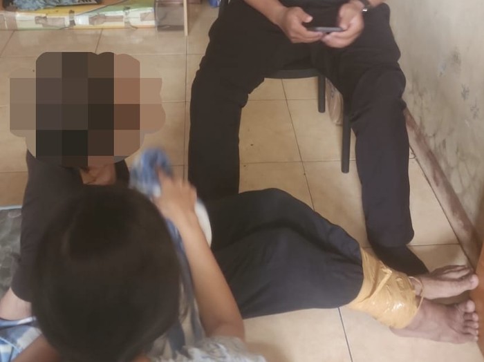 Momen pelaku penusukan acak di Tangerang ditangkap polisi, Sabtu (11/7/2026).