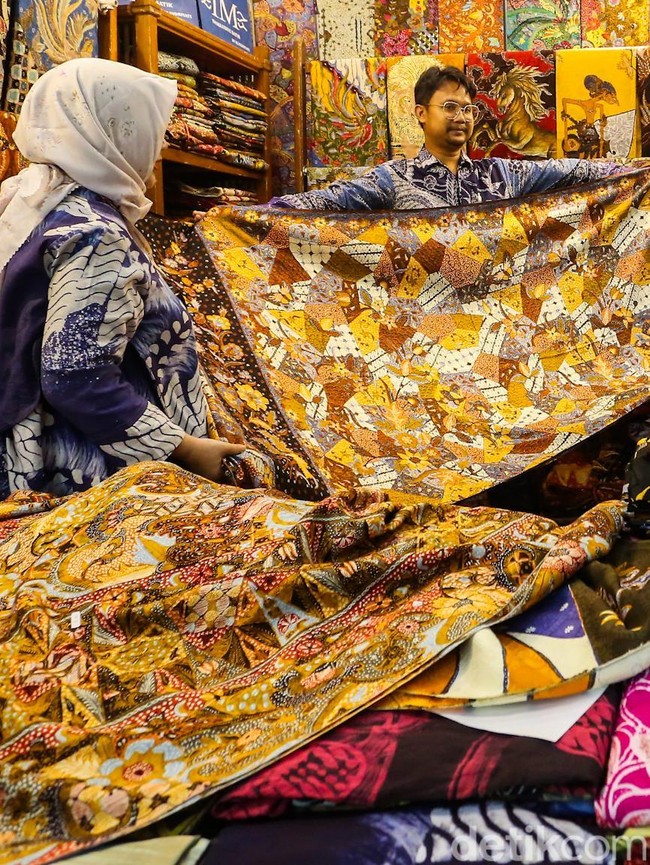 Motif Batik Nusantara Unjuk Pesona di Puspa Nuswantara 2026