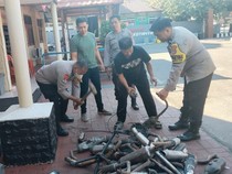50 Knalpot Brong Hasil Razia Balap Liar-Geng Motor di Makassar Dimusnahkan