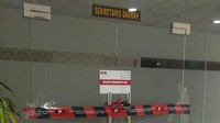 Sementara foto yang diterima detikJateng, Sabtu (11/7/2026), tampak sejumlah ruangan di Gedung Menara Wijaya Setda Sukoharjo disegel KPK pada Jumat (10/7) kemarin. Dari foto itu terlihat KPK memberikan garis merah-hitam di pintu Kantor Sekda yang ada di lantai 9. Foto: dok. Istimewa