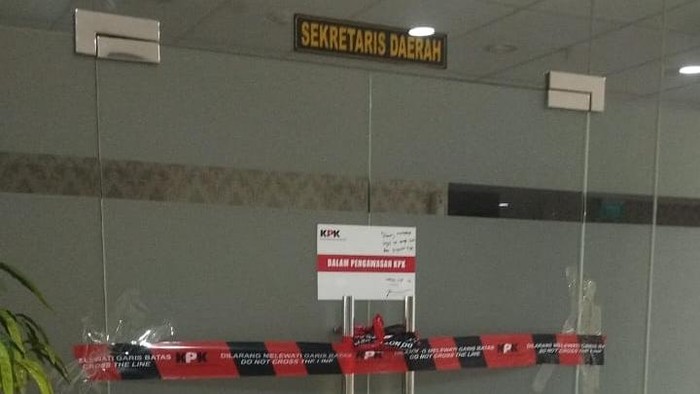 Ruangan Sekda dan Kabag Umum Setda Sukoharjo disegel KPK, Jumat (10/7/2026).