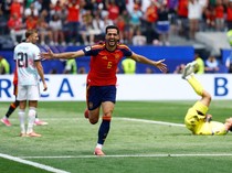 Mikel Merino Luar Biasa