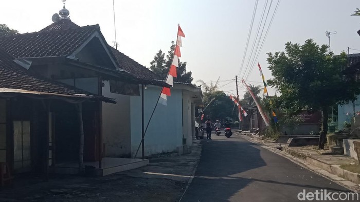 Suasana kampung pandai besi Desa Kranggan, Kecamatan Polanharjo, Klaten.

Foto diunggah Sabtu (11/7/2026).