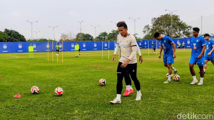 Teja Paku Alam berlatih dengan skuad Persib.