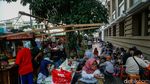Trotoar Kota Tua Dipenuhi PKL, Akses Pejalan Kaki Menyempit di Akhir Libur Sekolah